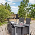 Holiday home Stunning In Henne With Kitchen *