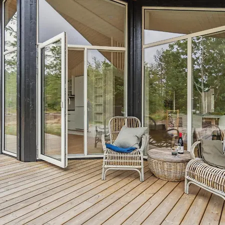 Hébergement de vacances Stunning In Henne With Kitchen