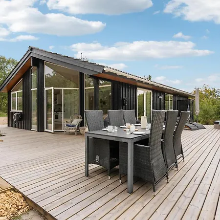 Stunning In Henne With Kitchen Holiday home *